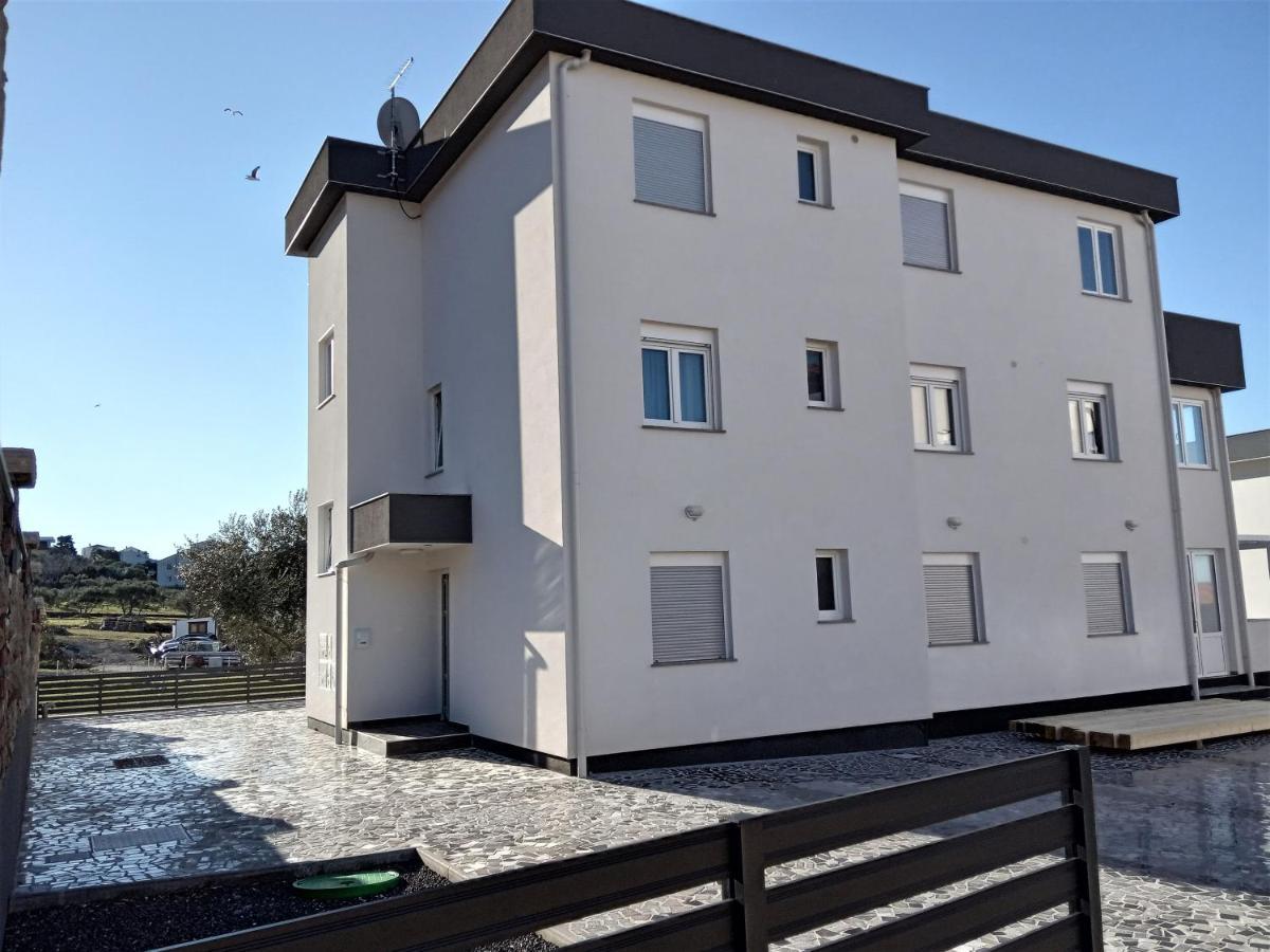 Apartment Ivetka Banjol Exterior foto